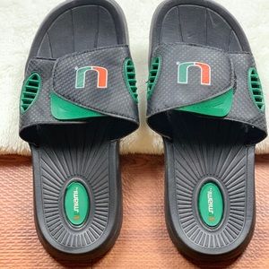University of Miami slip on flip flops SZ 10